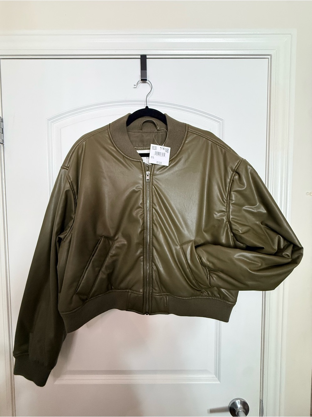 NWT American Eagle Women’s XL Olive Faux Leather Cropped Bomber Jacket